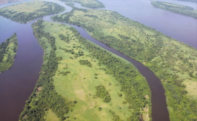 Luftaufnahme des Congo Rivers (MONUSCO/Myriam Asmani)  CC BY-SA 
Información sobre la licencia en 'Verificación de las fuentes de la imagen'